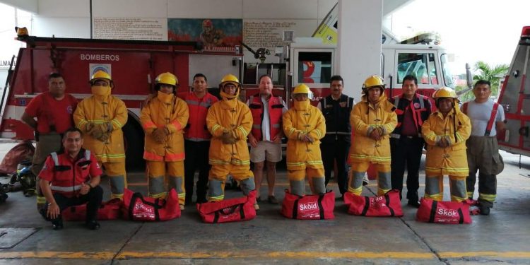 HALLAN VEHÍCULO ENTRE LLAMAS