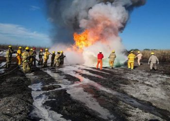 SOFOCADO INCENDIO EN TOMA CLANDESTINA EN CÁRDENAS