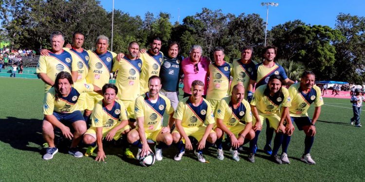 LEYENDAS DEL AMÉRICA JUEGAN PARTIDO AMISTOSO CON LA SELECCIÓN DE TULUM.