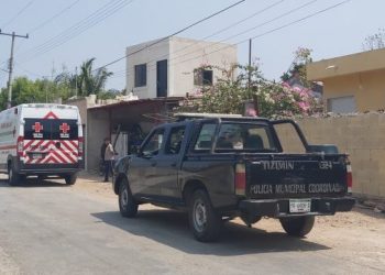 ALCALDE PRIÍSTA DE TIZIMÍN  CIERRAN PASO A TRAILERS CON AYUDA HUMANITARIA