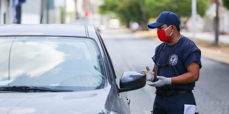 REVISAN QUE CIUDADANOS CUMPLAN CON MEDIDAS SANITARIAS