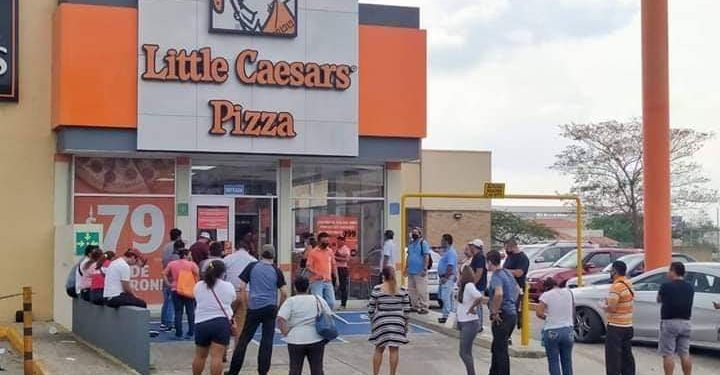 ROMPEN EL ENCIERRO Y LA SANA DISTANCIA EN VILLAHERMOSA POR COMPRAR PIZZAS