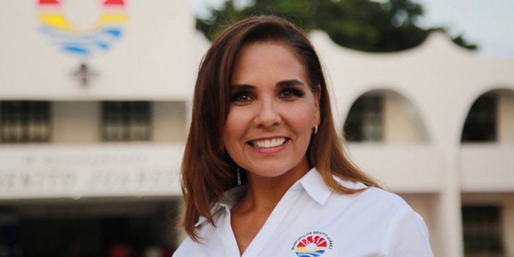 MARA LEZAMA RECOMIENDA AGREGAR COMO MEDIDA DE PREVENCIÓN DESINFECTAR TUS DISPOSITIVOS DE USO DIARIO.