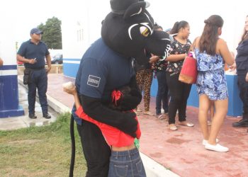 POLICÍA MUNICIPAL CONTINUARÁ CON EL FOMENTO A LA PREVENCIÓN CON NIÑAS Y NIÑOS DE SOLIDARIDAD, HOY PIDE QUEDARSE EN CASA