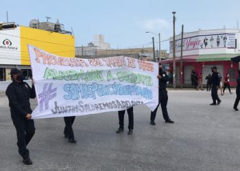 ESCUADRÓN AZOR CIERRA NEGOCIOS DE LA ZONA DEL CRUCERO PARA EVITAR MAYOR CONTAGIO DE COVID-19