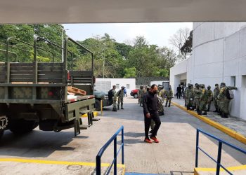GUARDIA NACIONAL LLEVA INSUMOS Y SE INSTALA EN EL HOSPITAL REGIONAL DE COMALCALCO PARA ATENDER A ENFERMOS DE COVID-19