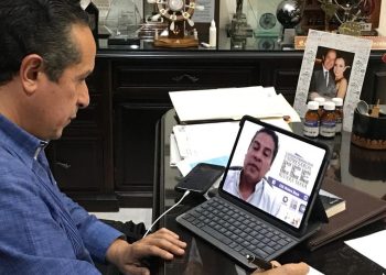 ATIENDE EN FORMA VIRTUAL EL GOBERNADOR CARLOS JOAQUÍN A EMPRESARIOS DE LA RIVIERA MAYA Y COZUMEL