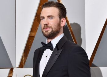 CHRIS EVANS CAMBIA LA ACTUACIÓN POR LA POLÍTICA
