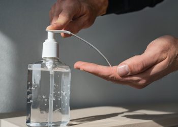 NO TE DEJES ENGAÑAR CON GEL ANTIBACTERIAL PIRATA.