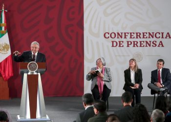 EL PUEBLO NO NECESITA INTERMEDIARIOS PARA RECIBIR CRÉDITOS: LÓPEZ OBRADOR