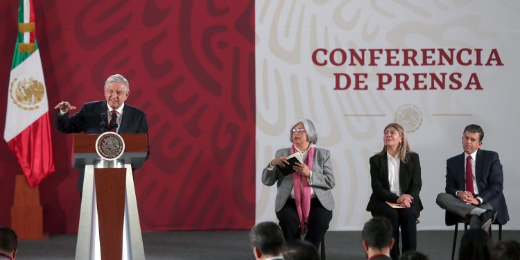 EL PUEBLO NO NECESITA INTERMEDIARIOS PARA RECIBIR CRÉDITOS: LÓPEZ OBRADOR