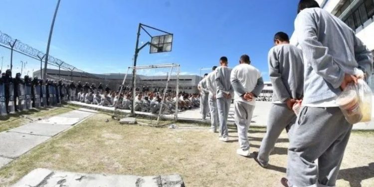 EN TOLUCA, 59 INTERNOS SON LIBERADOS POR COVID-19