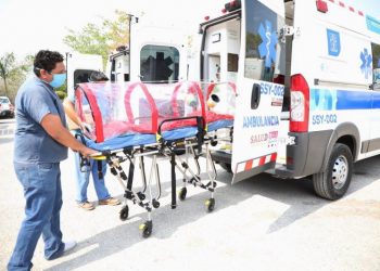 EQUIPAN AMBULANCIAS CON CÁPSULAS AISLANTES PARA EL TRASLADO Y ATENCIÓN DE PACIENTES CON CORONAVIRUS