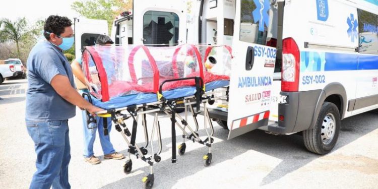 EQUIPAN AMBULANCIAS CON CÁPSULAS AISLANTES PARA EL TRASLADO Y ATENCIÓN DE PACIENTES CON CORONAVIRUS