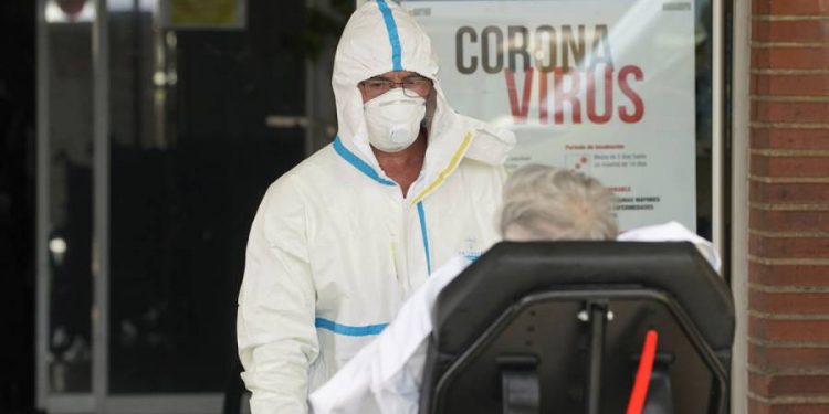 ESPAÑA SUMA 14 MIL 555 MUERTOS POR CORONAVIRUS