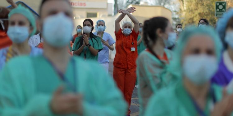 ESPAÑA SUPERA LOS 10 MIL MUERTOS POR COVID-19