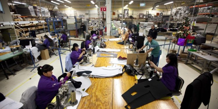 ESTADOS UNIDOS PRESIONA A MÉXICO PARA REABRIR PLANTAS EN LA FRONTERA