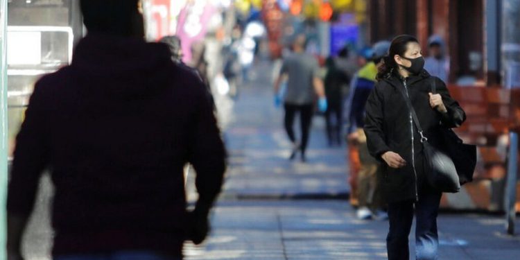 ESTADOS UNIDOS REGISTRA DOS MIL MUERTES POR COVID-19 EN UN DÍA