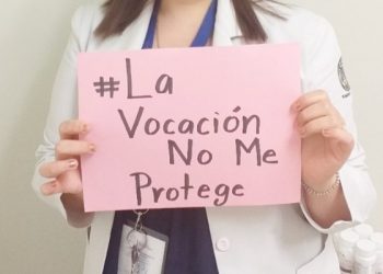 ESTUDIANTES Y MÉDICOS ATIENDEN SIN INSUMOS NI PROTECCIÓN A PACIENTES CON COVID-19