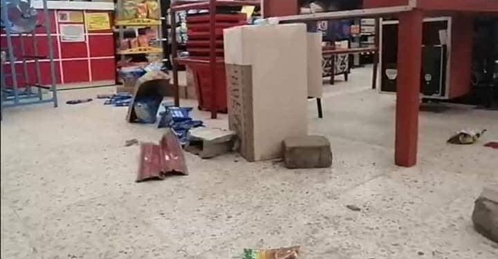 SAQUEAN TIENDAS EN CÁRDENAS, TABASCO; HAY TRES DETENIDOS