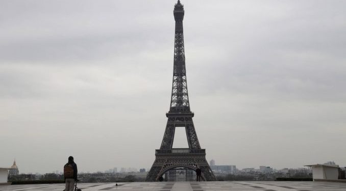 FRANCIA EXTENDERÁ LA CUARENTENA