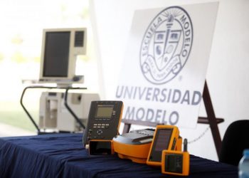 GOBIERNO DEL ESTADO RECIBE EQUIPO BIOMÉDICO Y VENTILADOR MECÁNICO DE LA UNIVERSIDAD MODELO