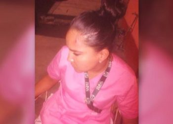 HIEREN CON PIEDRA A ENFERMERA DEL IMSS EN NUEVO LEÓN