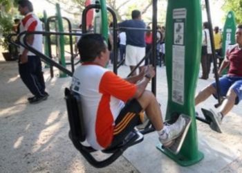 PESE A CONTINGENCIA LA GENTE EN CANCÚN NO DEJA DE SALIR A HACER EJERCICIO A LOS PARQUES