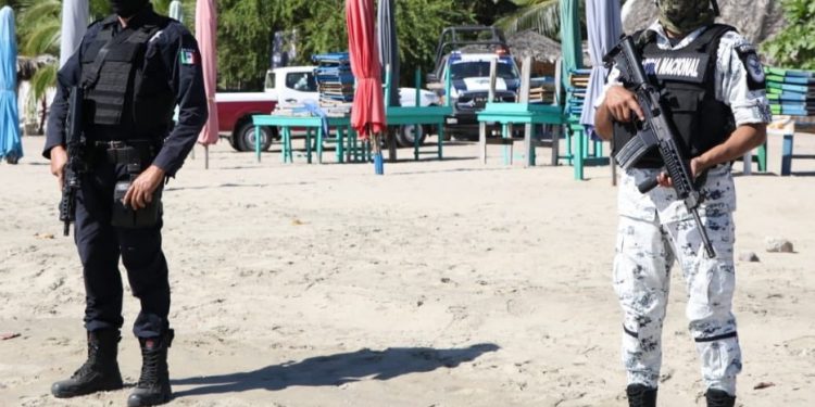 ELEMENTOS DE LA GUARDIA NACIONAL RECORRE EN PLAYAS DE YUCATÁN