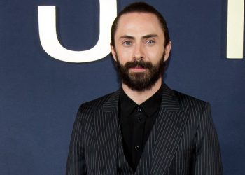 ANUNCIA JAY DE LA CUEVA SU SALIDA DE MODERATTO