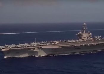 LA SÚPLICA DESDE UN PORTAAVIONES DE EU ANTE UN BROTE DE COVID-19