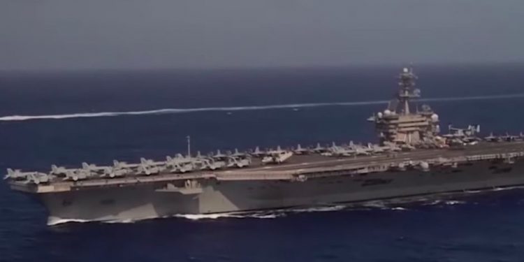 LA SÚPLICA DESDE UN PORTAAVIONES DE EU ANTE UN BROTE DE COVID-19