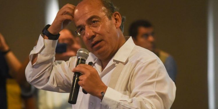 LÓPEZ OBRADOR VA A TENER QUE ENDEUDARSE POR RECESIÓN: CALDERÓN