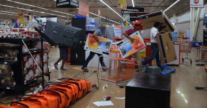«MALOS CIUDADANOS» QUIENES SE METEN A TIENDAS A SAQUEAR, DICE AMLO