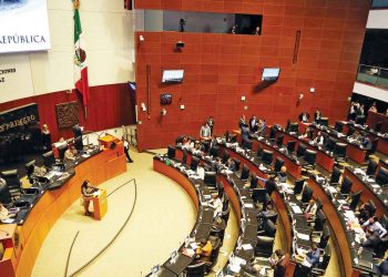 MONREAL PIDE A OPOSICIÓN IR AL SENADO PARA AVALAR LEY DE AMNISTÍA