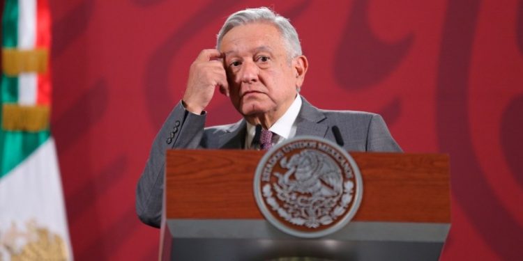 NO SOLAPARÉ A GRANDES EMPRESARIOS DEUDORES: LÓPEZ OBRADOR