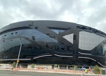 RAIDERS, CON OPCIONES SI SU ESTADIO NO ESTÁ A TIEMPO PARA TEMPORADA 2020
