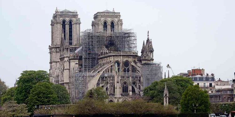 RECONSTRUCCIÓN DE NOTRE DAME SE REANUDARÁ EL LUNES