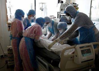 REINO UNIDO SUPERA LOS 20 MIL MUERTOS POR COVID-19 SOLO EN HOSPITALES