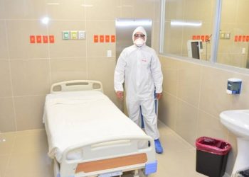 RESPONDEN 7 MIL MÉDICOS A LLAMADO A EMERGENCIA, CONTRATAN A 3 MIL