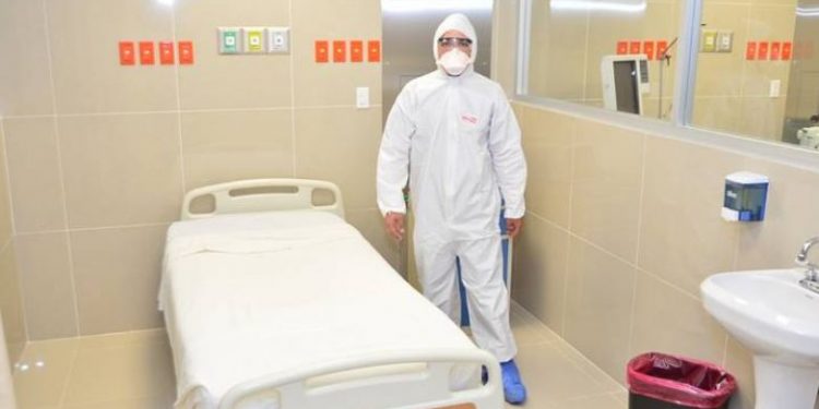 RESPONDEN 7 MIL MÉDICOS A LLAMADO A EMERGENCIA, CONTRATAN A 3 MIL