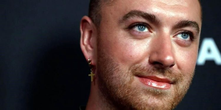 SAM SMITH ASEGURA QUE FUE PORTADOR DE COVID-19