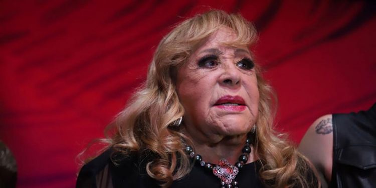 SILVIA PINAL SERÁ OPERADA DE LA CADERA TRAS SUFRIR CAÍDA EN SU CASA