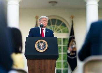 TRUMP VUELVE A RECOMENDAR USO DE HIDROXICLOROQUINA CONTRA COVID-19