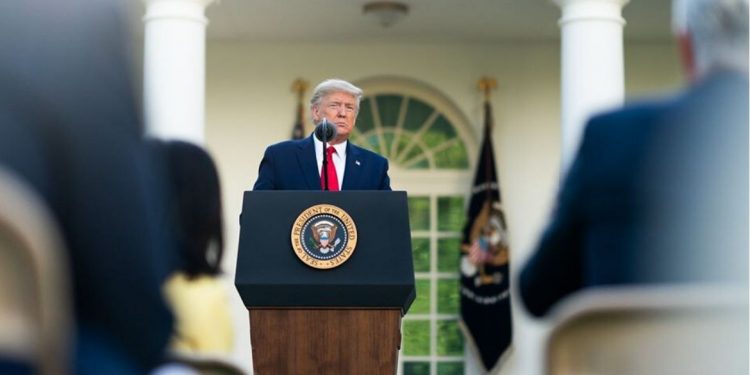 TRUMP VUELVE A RECOMENDAR USO DE HIDROXICLOROQUINA CONTRA COVID-19