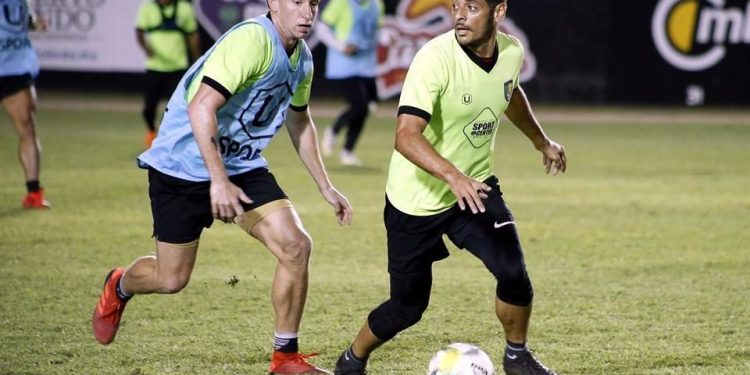 SE UNEN FUTBOLISTAS Y EXJUGADORES PARA NO ELIMINAR EL ASCENSO MX