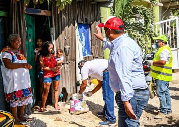 ENTREGAN DESPENSAS EN ISLA MUJERES