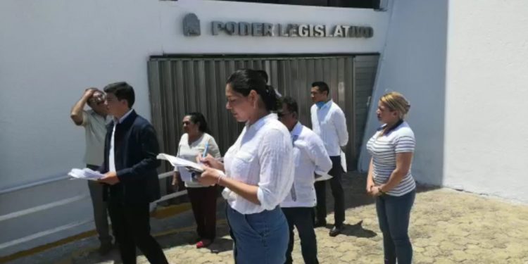SE MANTIENE CERRADO EL CONGRESO; DIPUTADOS ACUERDAN A CONVOCAR A UNA NUEVA SESIÓN