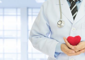 EXPERTOS EN CANCÚN HABLAN SOBRE LA AUTOMEDICACIÓN.