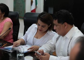 CUMPLE REYNA DURÁN 50 DÍAS DE TENER SECUESTRADO EL CONGRESO